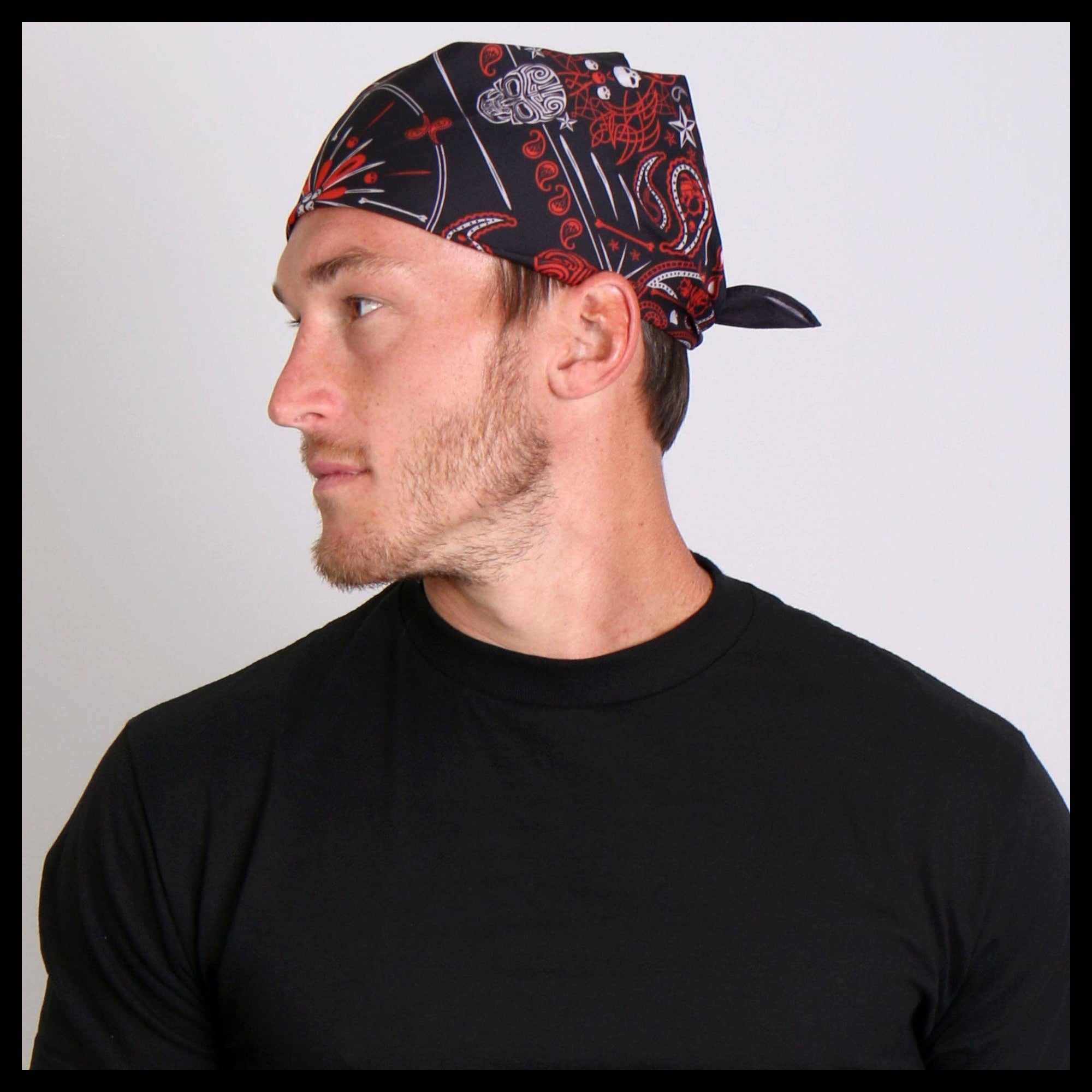Hot Leathers BAB1070 Red Paisley Skulls Bandana: 21"X21"